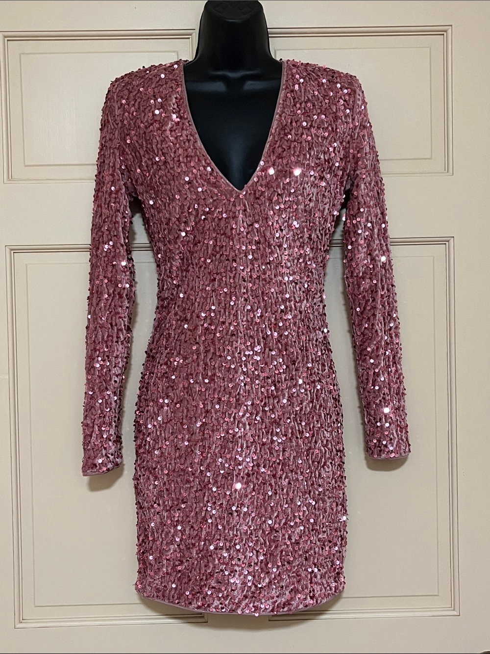 Rose Pink Sequin V-Neck Long Sleeve Party Dress